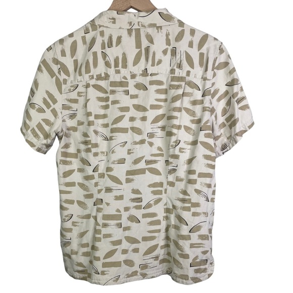 Vintage Bobby Chan Women’s 100% Silk Printed Short Sleeve Button Blouse - Picture 3 of 3